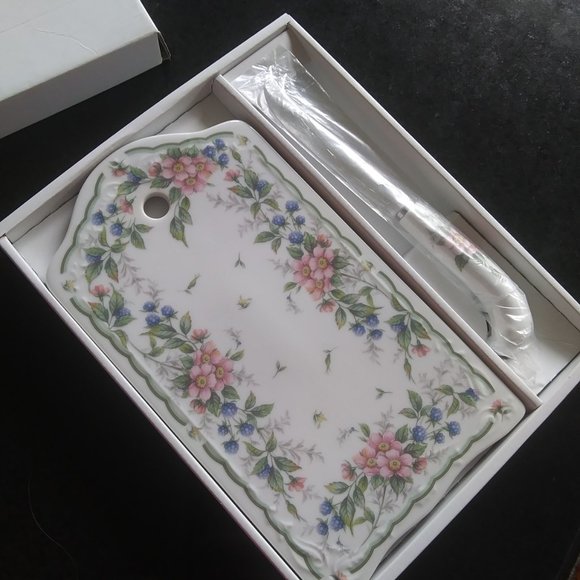 Andrea By Sadek Porcelain Cheese board with matching knife - Picture 5 of 12